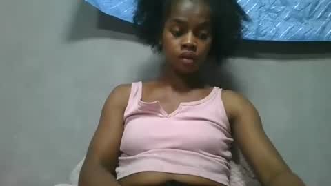 elodie228680 online show from May 2026 06:27:01 PM