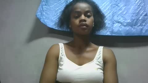 elodie228680 online show from May 2026 03:46:02 AM