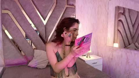 Elodie  online show from May 2026 08:39:01 PM