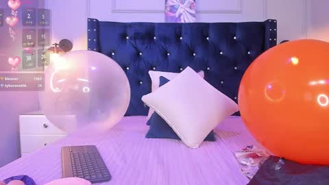 Elodie  online show from January 2025 06:03:02 PM