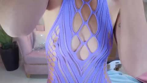 Elody  online show from October 2025 03:39:02 AM