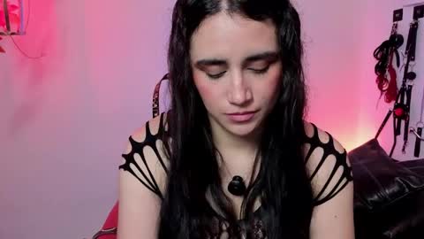 elowen_halley1 online show from March 2026 06:01:01 PM