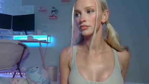 elsa_may online show from March 2026 01:21:01 AM