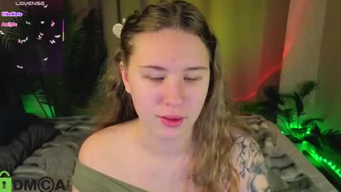 Snapshot of elsie_cutties chatting on May 2026 01:12:01 AM Elsie online show from May 2026 01:12:01 AM