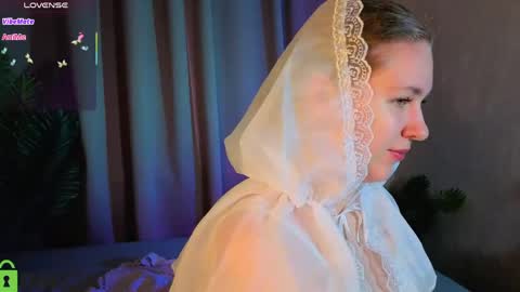 Snapshot of elsie_cutties chatting on May 2026 01:46:02 AM Elsie online show from May 2026 01:46:02 AM
