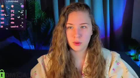 Snapshot of elsie_cutties chatting on May 2026 01:11:02 AM Elsie online show from May 2026 01:11:02 AM