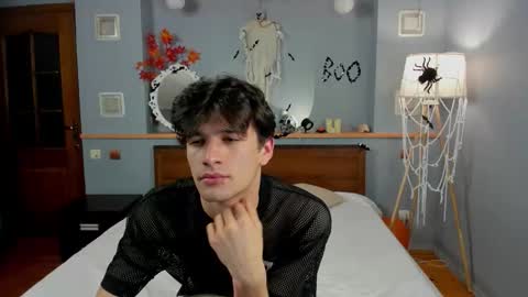 Elvano online show from October 2025 08:15:02 PM