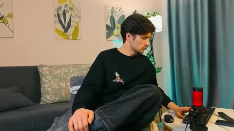 Elvano online show from November 2025 07:23:02 PM