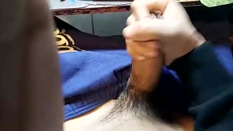 elvergg1 online show from November 2025 09:57:02 PM