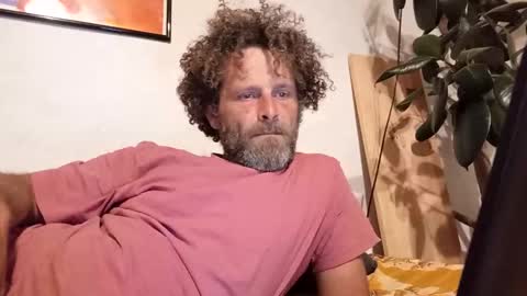 elyjahoye online show from April 2026 08:11:02 PM