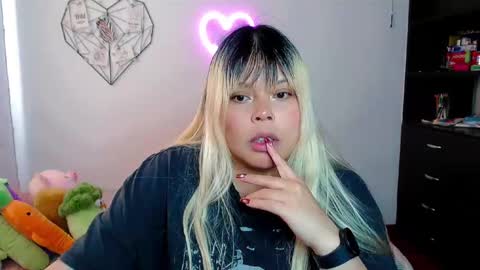 Ely online show from October 2025 07:11:02 PM