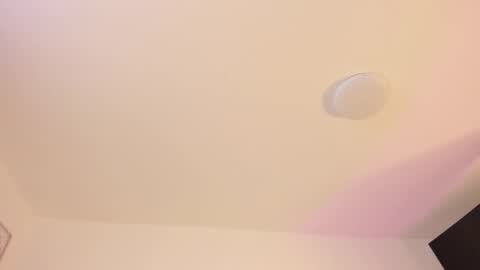 Snapshot of elyross_ chatting on December 2025 12:33:02 PM Ross online show from December 2025 12:33:02 PM