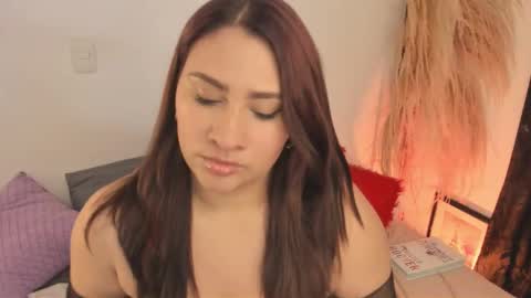 Snapshot of elyross_ chatting on February 2026 10:30:01 PM Ross online show from February 2026 10:30:01 PM