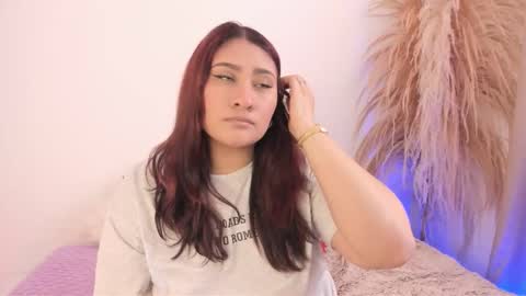 Snapshot of elyross_ chatting on February 2026 06:22:01 PM Ross online show from February 2026 06:22:01 PM