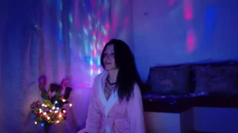 Elisa online show from February 2025 01:00:01 AM