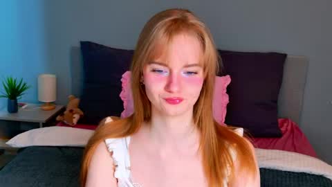 Snapshot of elza_hofffman chatting on April 2026 04:00:01 PM Chloyka online show from April 2026 04:00:01 PM