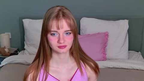 Snapshot of elza_hofffman chatting on May 2026 06:04:01 PM Chloyka online show from May 2026 06:04:01 PM