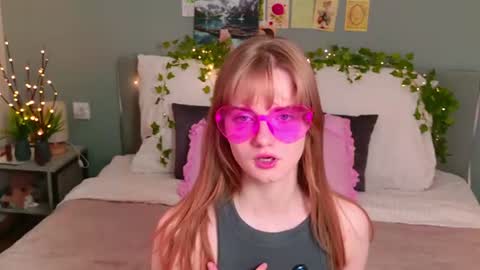 Snapshot of elza_hofffman chatting on June 2026 06:43:02 PM Chloyka online show from June 2026 06:43:02 PM