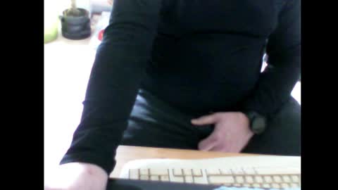 Em online show from April 2026 02:20:01 PM