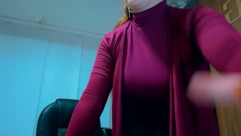 Snapshot of ema_04 chatting on February 2026 03:51:01 PM Estefany Martinez Acua INSTAGRAM ema 04oficial online show from February 2026 03:51:01 PM