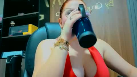 Snapshot of ema_04 chatting on February 2026 02:21:01 PM Estefany Martinez Acua INSTAGRAM ema 04oficial online show from February 2026 02:21:01 PM