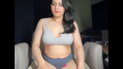 Ema Love online show from September 2025 01:28:01 AM