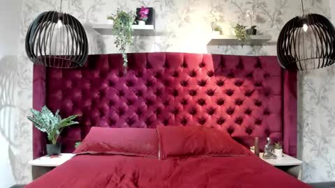 Snapshot of ema_luna_ chatting on October 2025 08:32:02 PM Ema online show from October 2025 08:32:02 PM