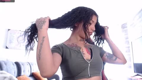 ema_ploxx online show from January 2025 07:40:01 PM