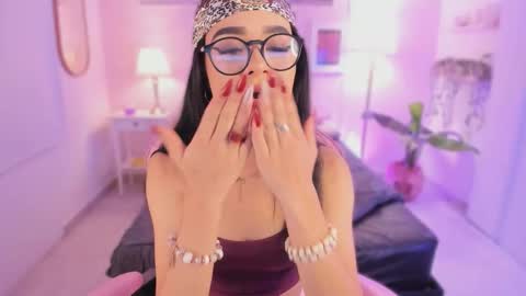 Snapshot of ema_soul chatting on November 2025 08:08:01 PM emma soul online show from November 2025 08:08:01 PM