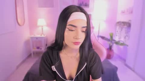 Snapshot of ema_soul chatting on November 2025 07:36:02 PM emma soul online show from November 2025 07:36:02 PM