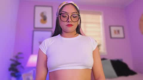 Ema online show from October 2025 08:38:02 PM