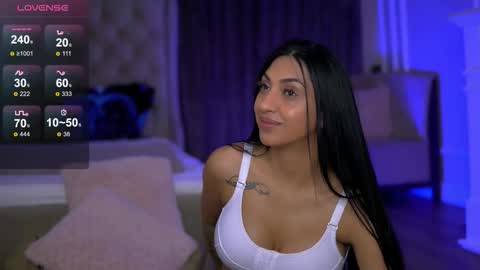 Snapshot of emahallee chatting on September 2025 03:44:02 AM Ema online show from September 2025 03:44:02 AM