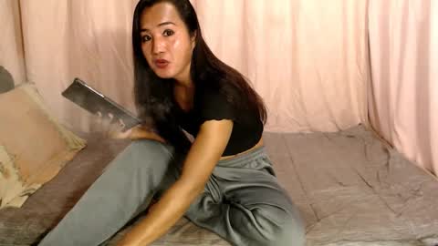 Snapshot of emarie91 chatting on January 2025 08:57:02 AM Trans cummer online show from January 2025 08:57:02 AM