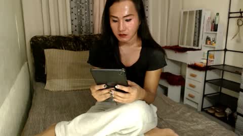 Snapshot of emarie91 chatting on February 2025 02:27:02 PM Trans cummer online show from February 2025 02:27:02 PM