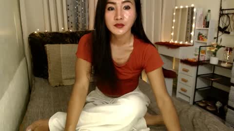 Snapshot of emarie91 chatting on February 2025 06:26:02 AM Trans cummer online show from February 2025 06:26:02 AM