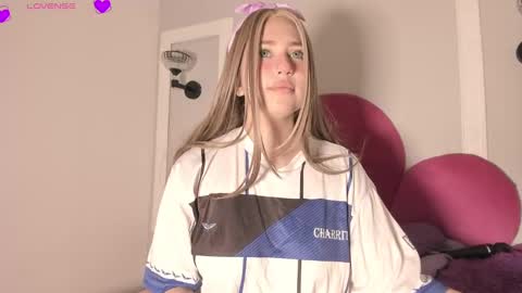 Snapshot of emasanders chatting on December 2024 11:18:02 PM Ana online show from December 2024 11:18:02 PM