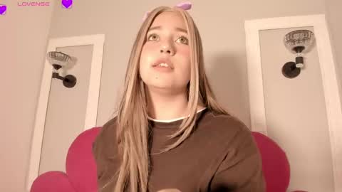 Snapshot of emasanders chatting on December 2024 02:01:02 AM Ana online show from December 2024 02:01:02 AM