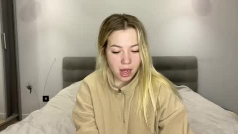 Snapshot of emberbunny chatting on December 2025 05:12:02 AM Alice online show from December 2025 05:12:02 AM