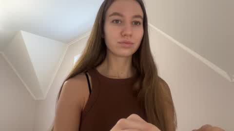 Alina online show from November 2025 11:47:01 AM