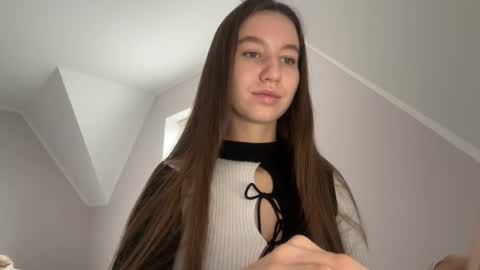 Alina online show from November 2025 12:08:02 PM