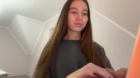 Alina online show from November 2025 02:32:02 PM