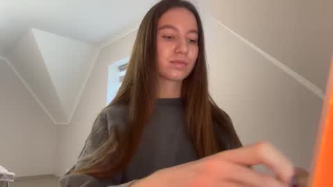 Alina online show from December 2025 11:48:01 AM