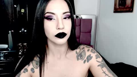 Emerald Black online show from November 2025 05:07:01 AM