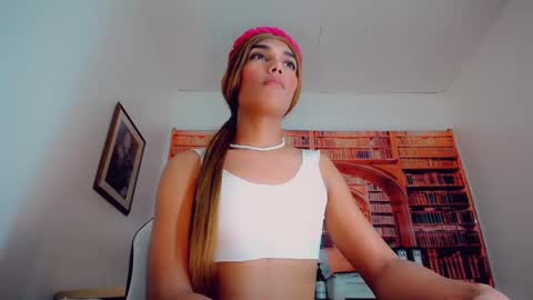 Emeli online show from January 2025 05:44:01 PM