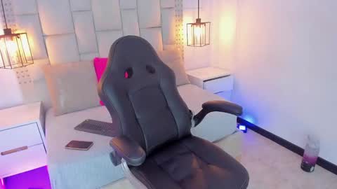 Emily  online show from December 2024 11:02:02 PM