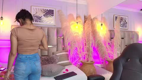 Emily  online show from January 2025 03:59:01 AM