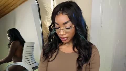 anyelii  online show from March 2025 07:49:01 PM