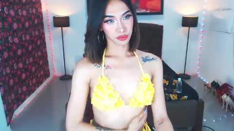 Snapshot of emerladmore chatting on July 2026 11:35:01 AM emerladmore online show from July 2026 11:35:01 AM
