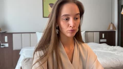 emi__ly online show from April 2026 03:59:01 AM