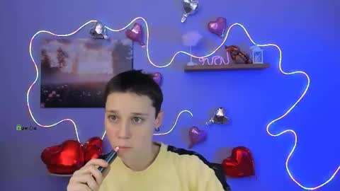 Snapshot of emi_fade chatting on February 2026 09:06:02 AM emi_fade online show from February 2026 09:06:02 AM